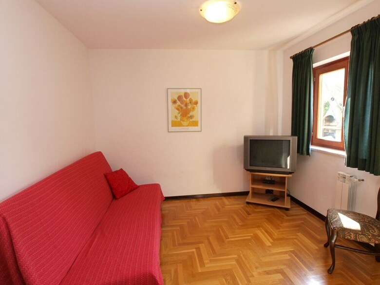 Apartment 739