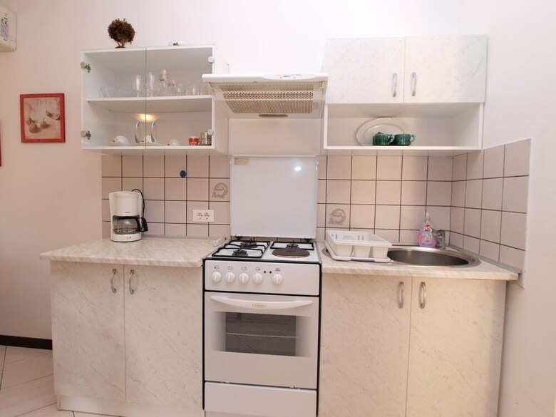 Apartment 739