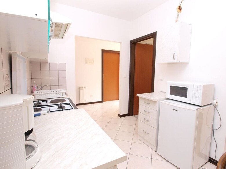 Apartment 739