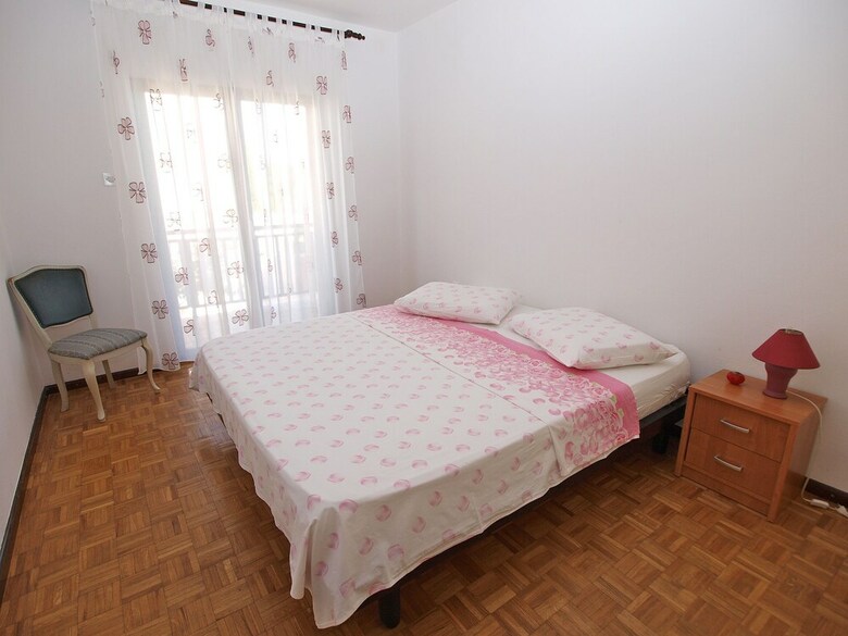 Apartment 914