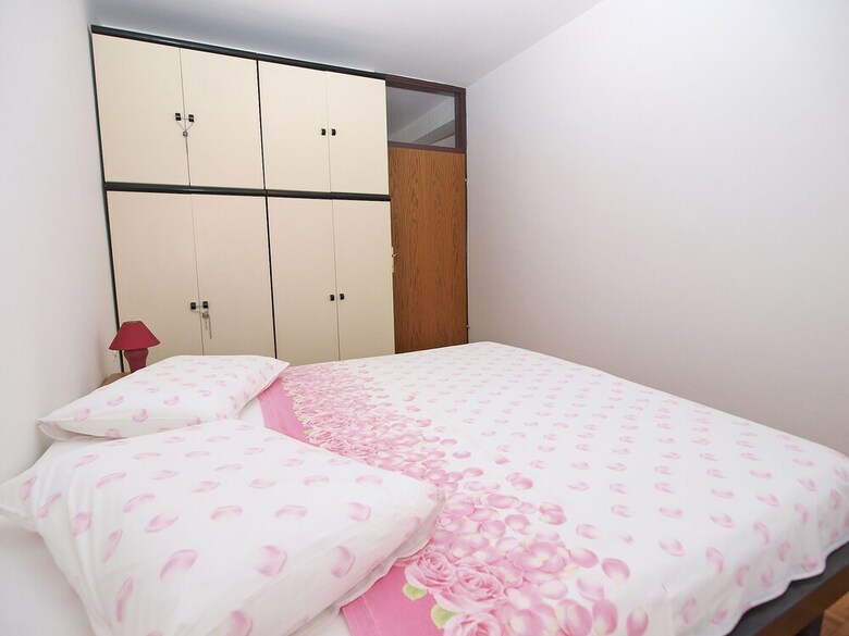 Apartment 914