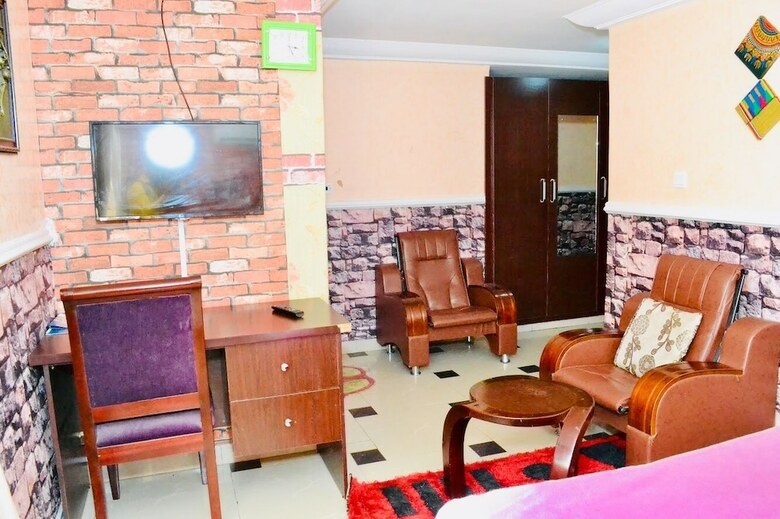 Hotel Limoh Suites