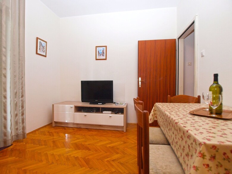 Apartment 1001