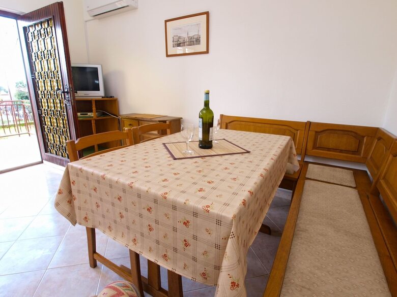 Apartment 1001