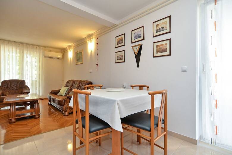 Apartment 1064