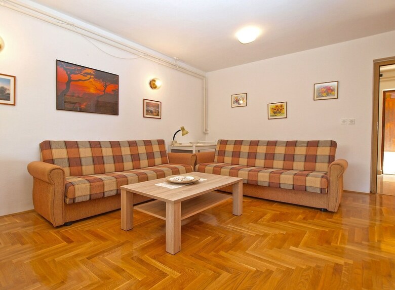 Apartment 1316