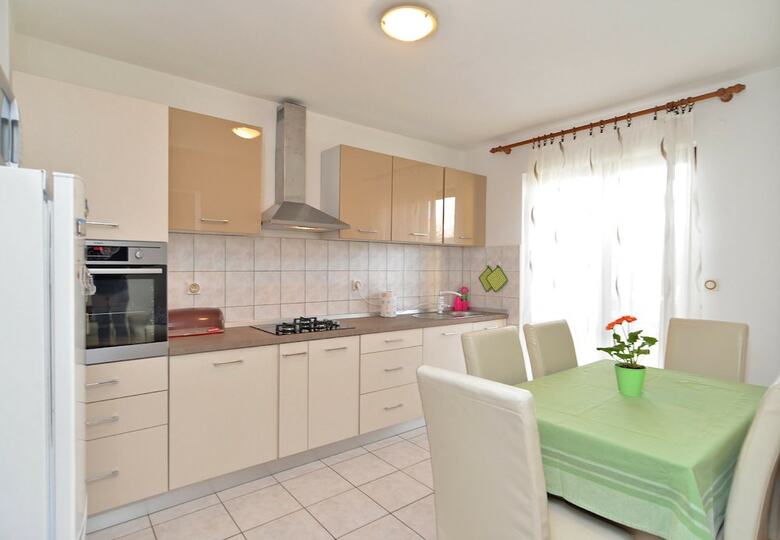 Apartment 1098