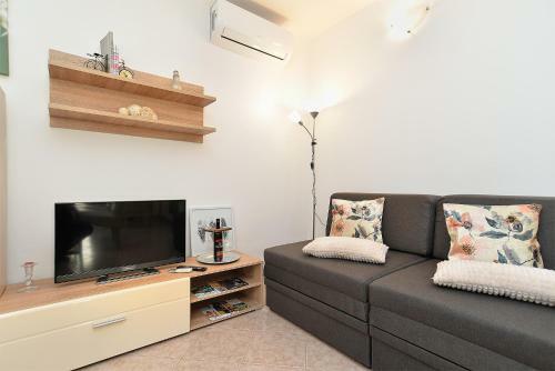 Apartment 1375