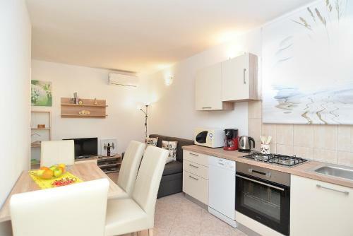 Apartment 1375