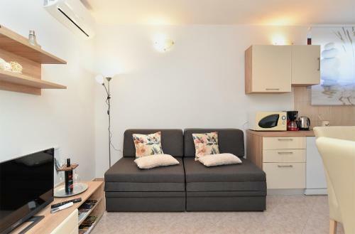 Apartment 1375