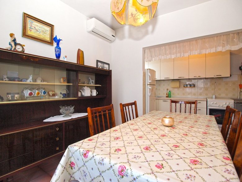 Apartment 1539