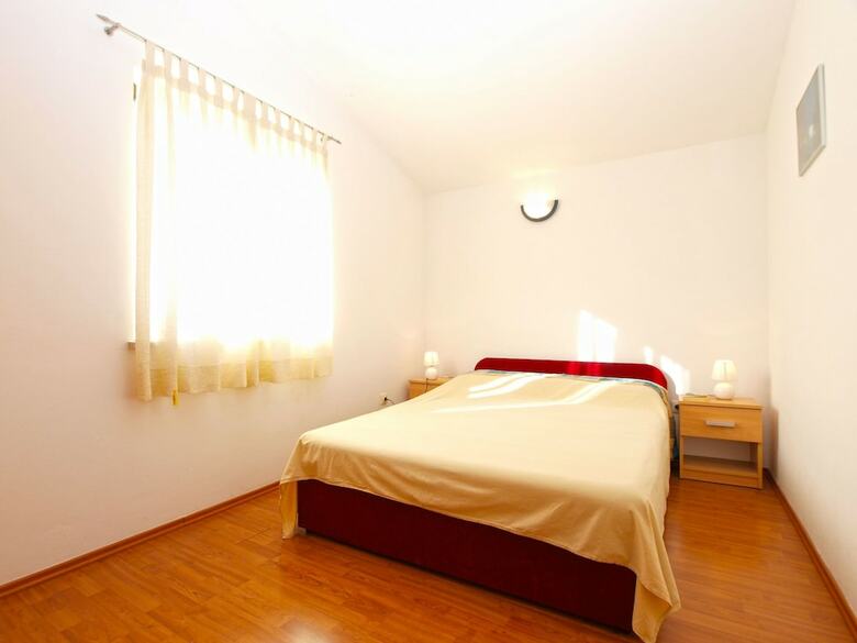 Apartment 1496
