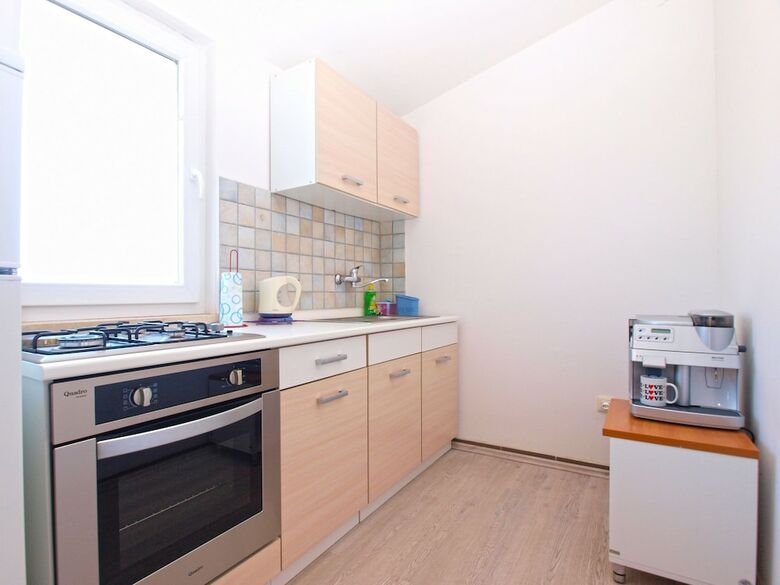 Apartment 1496