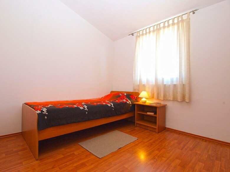 Apartment 1496