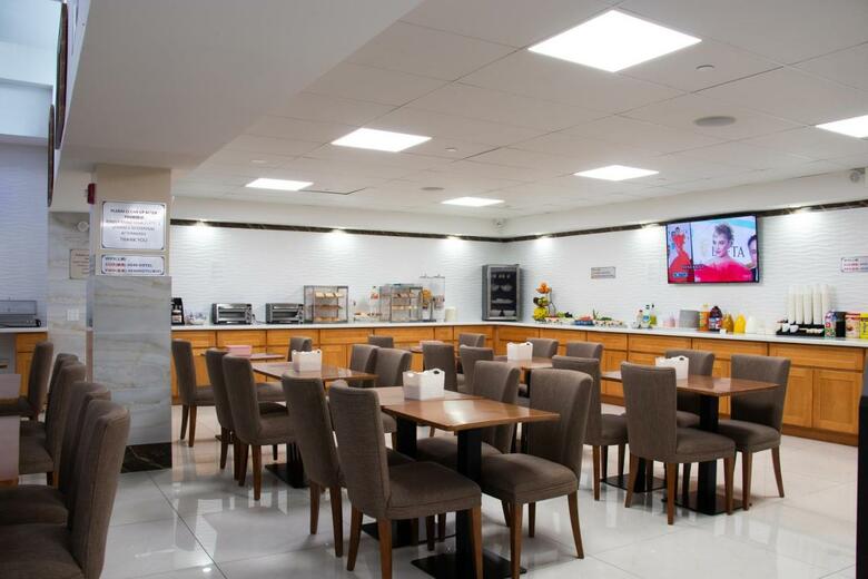 Lic Plaza Hotel