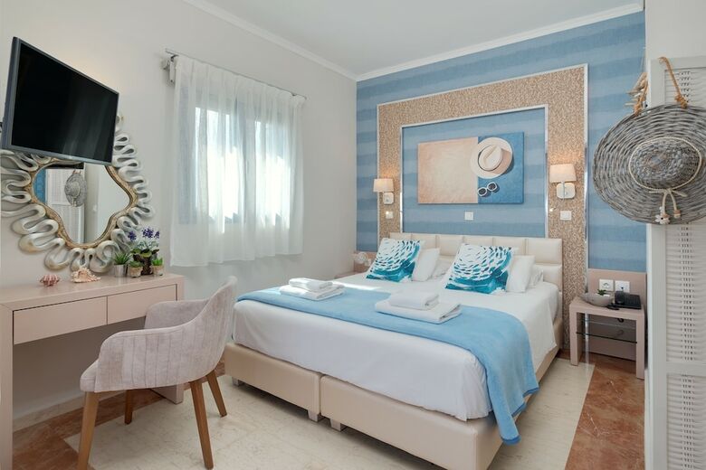 Pyrgos Beach Hotel Apartments