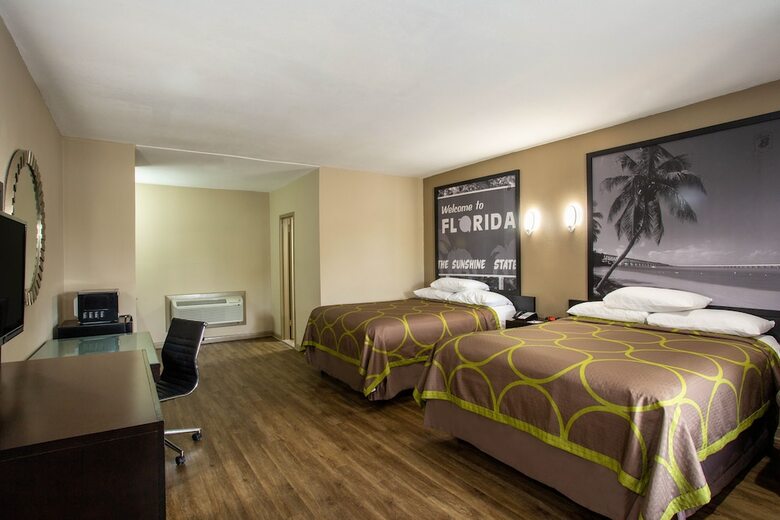 Motel Super 8 By Wyndham Pensacola West