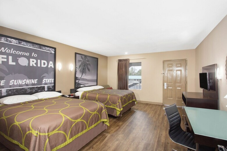 Motel Super 8 By Wyndham Pensacola West