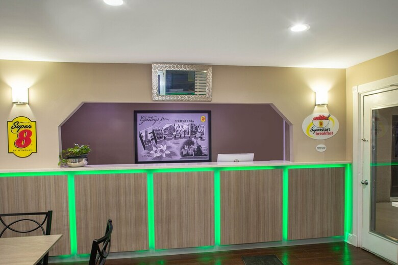Motel Super 8 By Wyndham Pensacola West