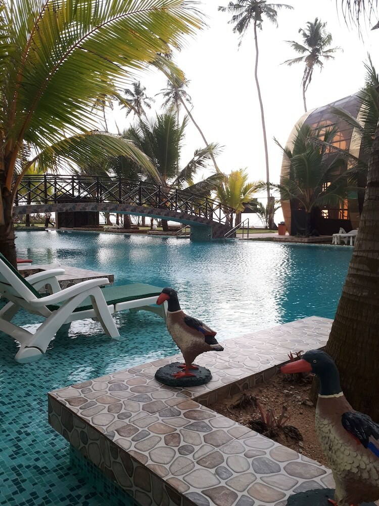 Ocean Queen Hotel