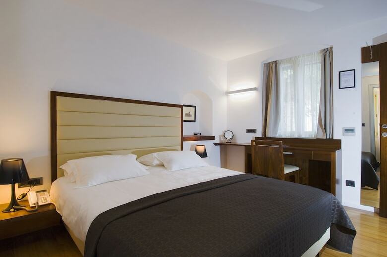 Hotel Vestibul Palace