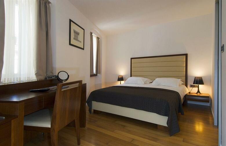 Hotel Vestibul Palace