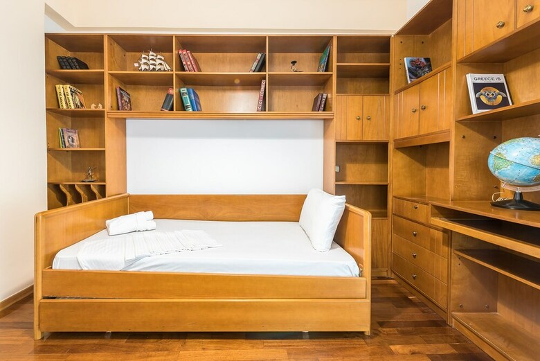 Vintage Acropolis Apartment