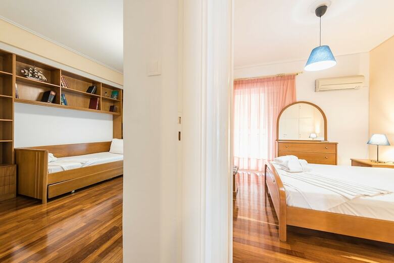 Vintage Acropolis Apartment