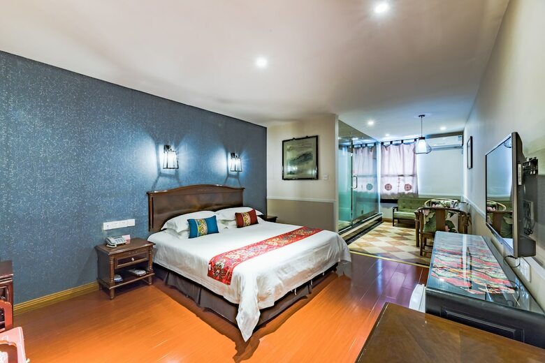 Chengdu Wenjun Courtyard Hotel