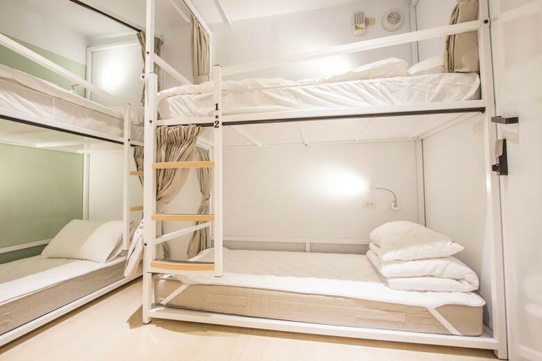 Hostal Light Inn - Hostel