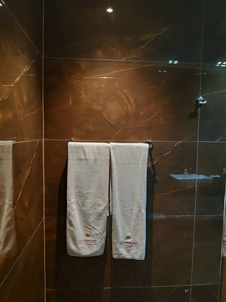 Supreme Hotel & Spa