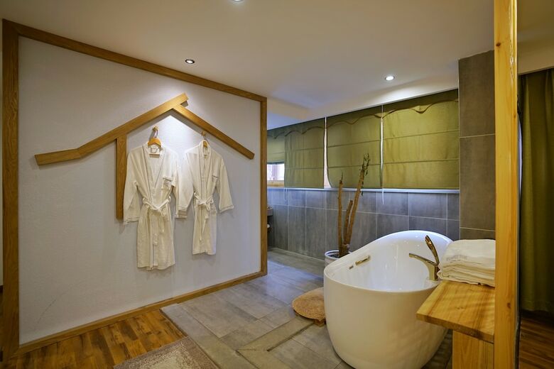 Yuexijiang Boutique Holiday Hotel