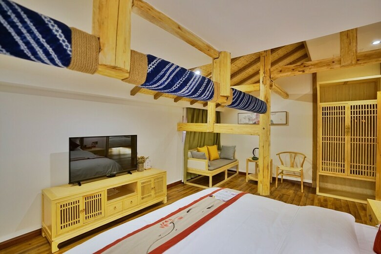 Yuexijiang Boutique Holiday Hotel
