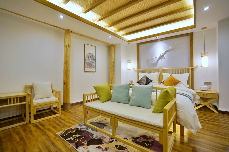 Yuexijiang Boutique Holiday Hotel