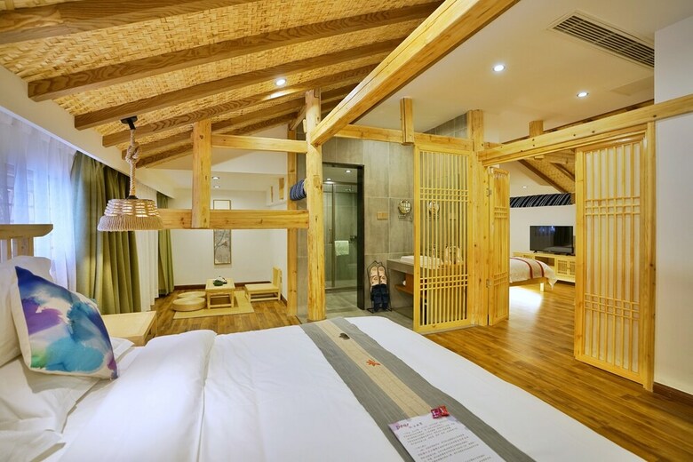 Yuexijiang Boutique Holiday Hotel