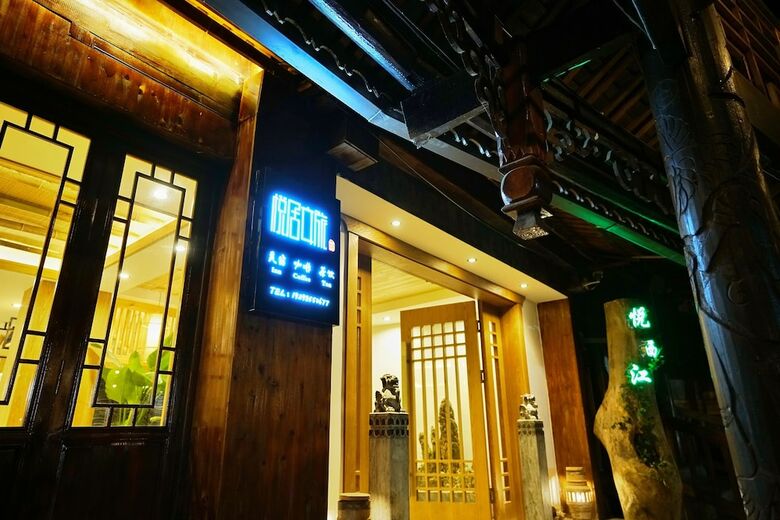 Yuexijiang Boutique Holiday Hotel