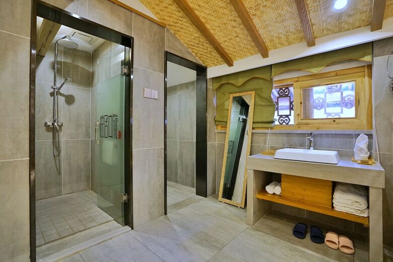 Yuexijiang Boutique Holiday Hotel