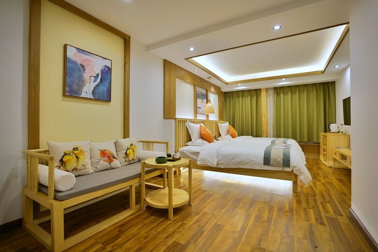 Yuexijiang Boutique Holiday Hotel