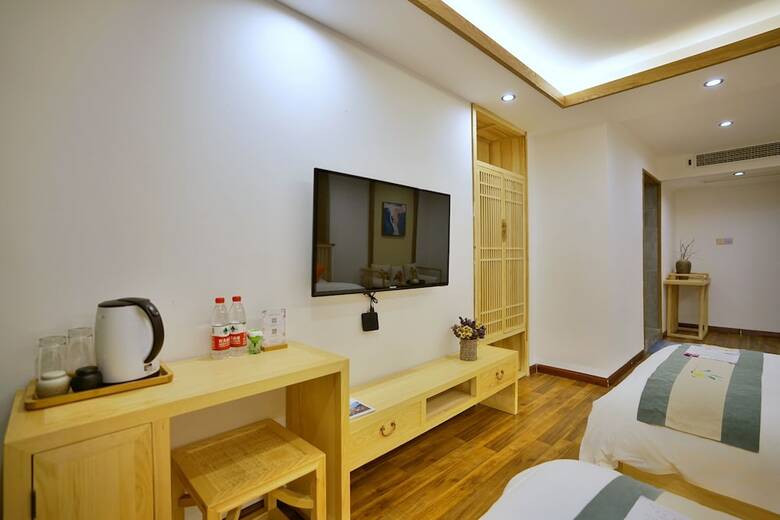 Yuexijiang Boutique Holiday Hotel