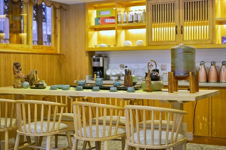 Yuexijiang Boutique Holiday Hotel