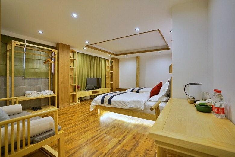 Yuexijiang Boutique Holiday Hotel