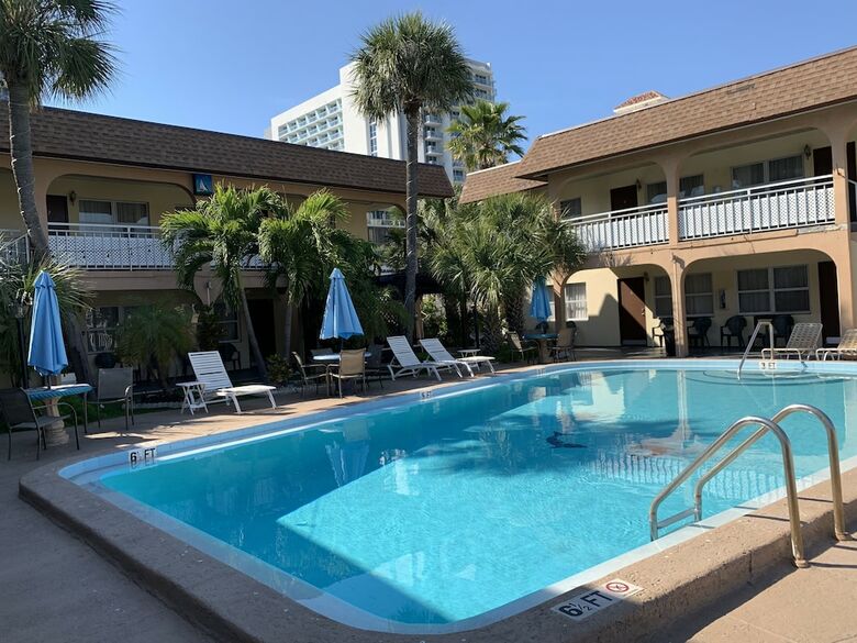 Echo Sails Motel