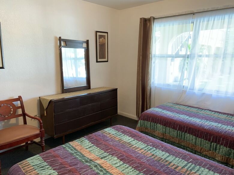 Echo Sails Motel