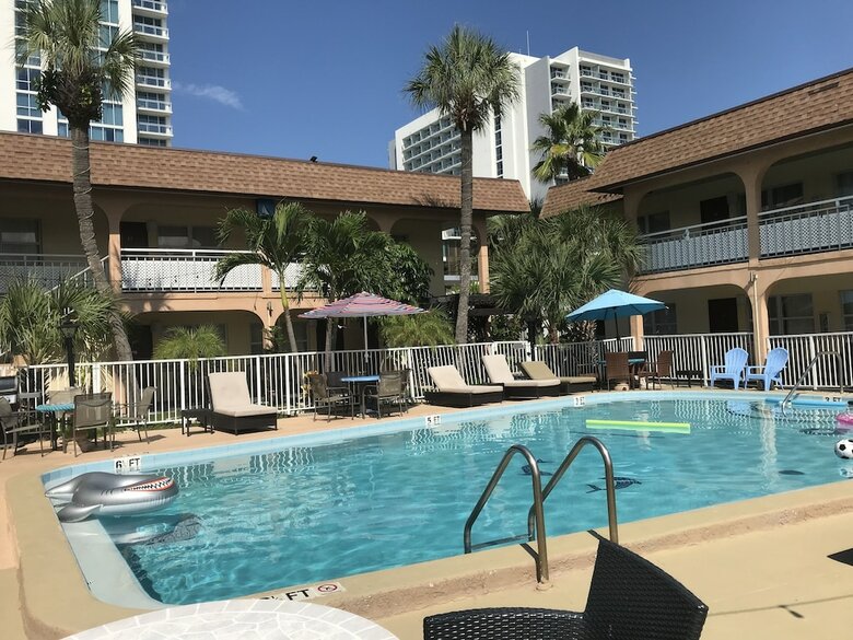 Echo Sails Motel