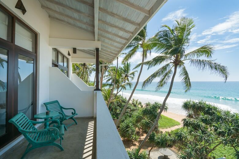 At Ease Beach Hotel