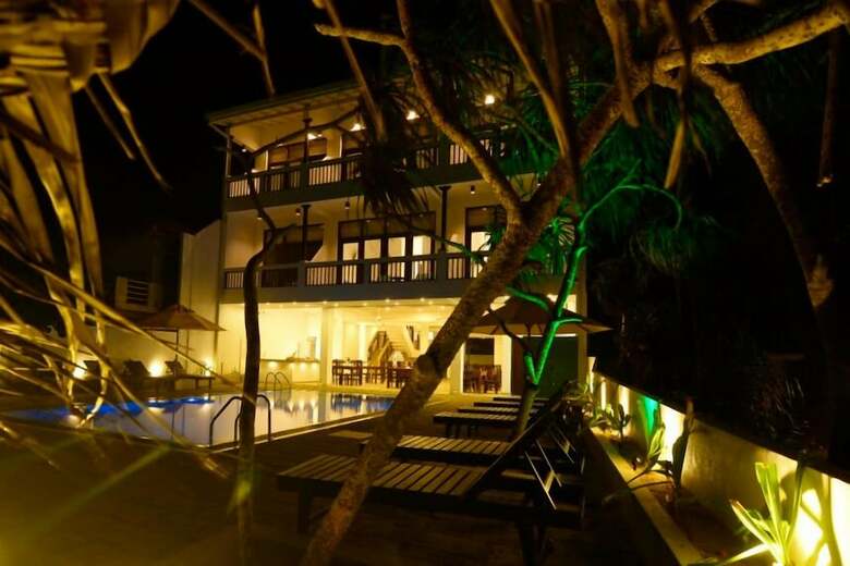 At Ease Beach Hotel