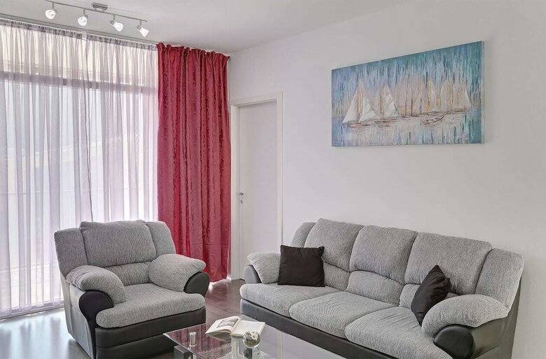 Luka Apartment