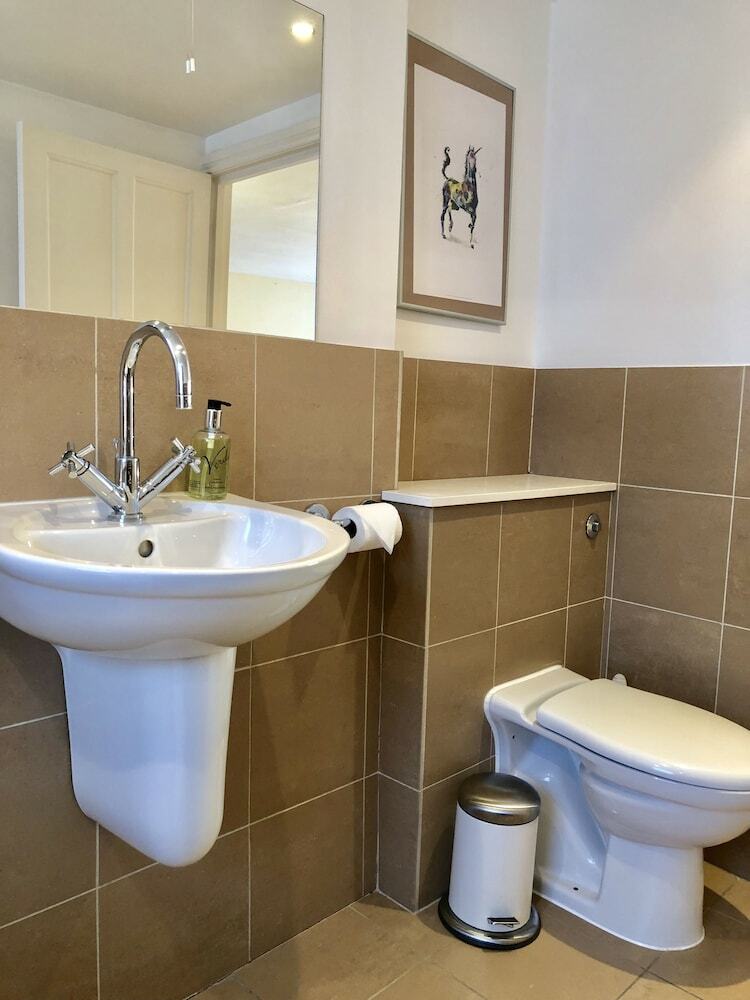 Buckingham Palace View Apartment