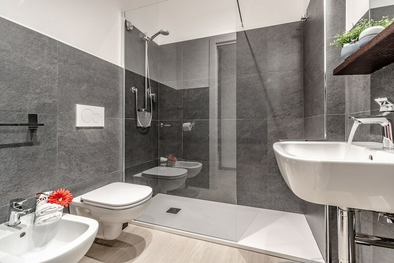Ugo Bassi Apartments