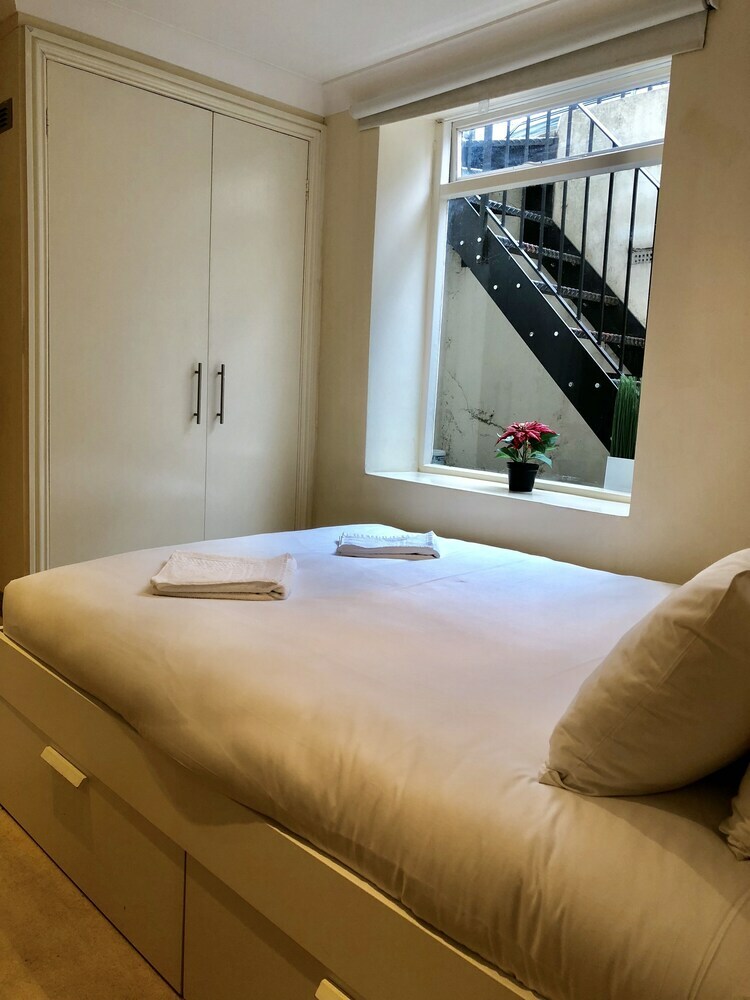 Pimlico Apartment